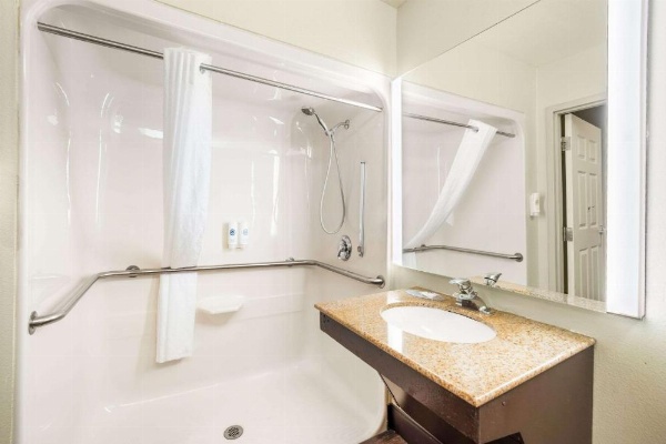 Comfort Suites Columbia at Harbison image 14
