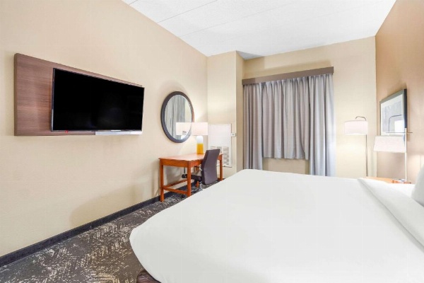 Comfort Suites Columbia at Harbison image 16