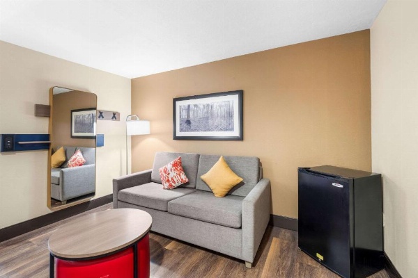 Comfort Suites Columbia at Harbison image 22